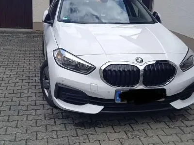 Usata BMW 118 Advantage 150 CV (110 kW) 2019 Bianco Utilitaria