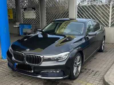 Usata BMW 730 265 CV (194 kW) 2016 Andere farben Berlina