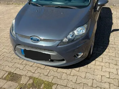 Gebraucht Ford Fiesta 69 PS (50 kW) 2012 Blau Kleinwagen