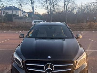 Usata Mercedes GLA180 122 CV (89 kW) 2016 Nero SUV