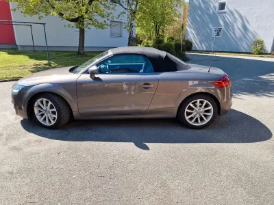 Używany Audi TT Roadster Sport 160 KM (117 kW) 2013 Beżowy Kabriolet