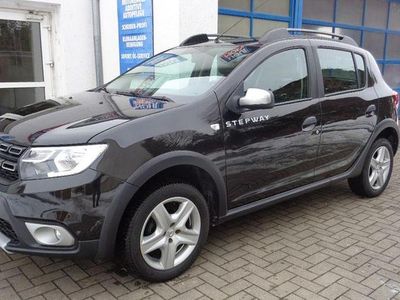 Schwarz Gebraucht 2017 Dacia Sandero Prestige Limousine | 9.450 € (Etwas zu teuer)