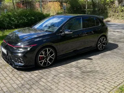 Gebraucht VW Golf VIII GTI 265 PS (194 kW) 2025 Schwarz Limousine