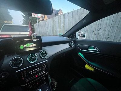 Gebraucht Mercedes CLA180 122 PS (89 kW) 2016 Weiß Limousine