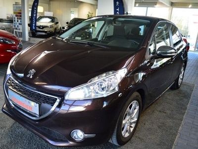Gebraucht Peugeot 208 Style 92 PS (67 kW) 2013 Rot Kleinwagen