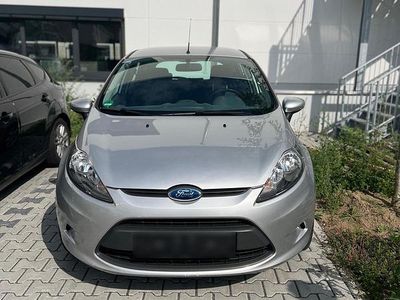 Gebraucht Ford Fiesta Trend 82 PS (60 kW) 2009 Silber Kleinwagen