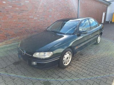Second-hand Opel Omega 136 CP (100 kW) 1995 Verde Berlinǎ