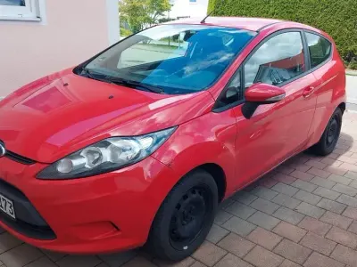 Gebraucht Ford Fiesta 82 PS (60 kW) 2010 Rot Limousine