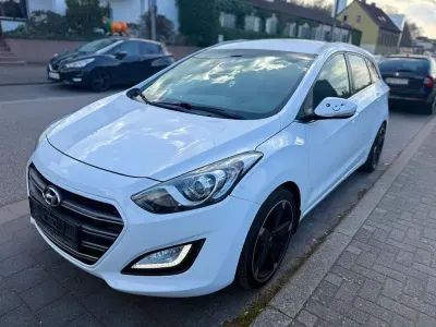 Gebraucht Hyundai i30 Trend 140 PS (102 kW) 2016 Weiß Kombi