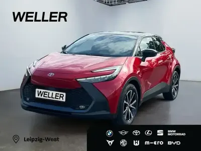Neu Toyota C-HR 223 PS (164 kW) 2025 Emotional red 2 (3u5)/ black ( SUV
