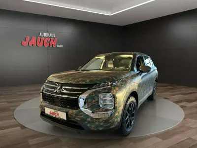 Neu Mitsubishi Outlander P-HEV Top 306 PS (225 kW) 2025 Basaltgrau / panther SUV