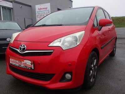 Gebraucht Toyota Verso-S Life 90 PS (66 kW) 2013 Rot Van / Kleinbus