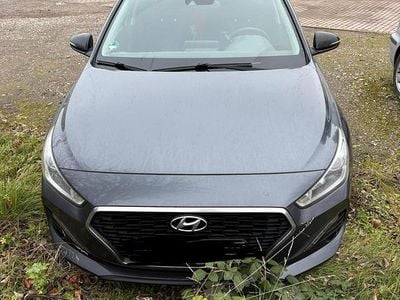 Grau Gebraucht 2020 Hyundai i30 Kombi | 15.000 € (Guter Preis)