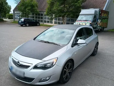 Gebraucht Opel Astra Sport 185 PS (136 kW) 2012 Silber Limousine