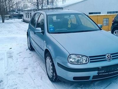 Blau Gebraucht 2002 VW Golf Limousine | 1.990 € (Guter Preis)
