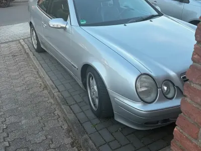 Gebraucht Mercedes CLK230 193 PS (141 kW) 2000 Silber Coupé