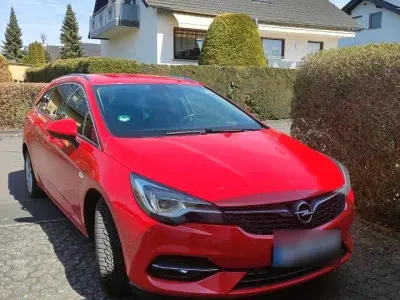 Gebraucht Opel Astra Edition 130 PS (95 kW) 2020 Rot Kombi