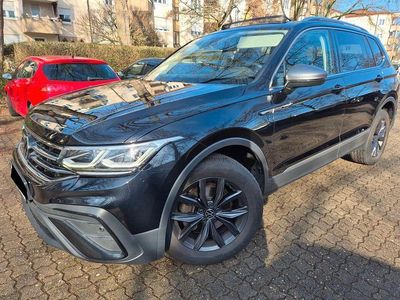 Schwarz Gebraucht 2022 VW Tiguan Allspace Life SUV | 22.848 € (Fairer Preis)