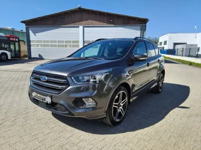 Usata Ford Kuga ST-Line 150 CV (110 kW) 2017 Grigio SUV