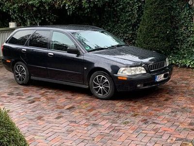 gebraucht Volvo V40 TÜV 9/2025 abzugeben- immer gewartet - unverwüstlich