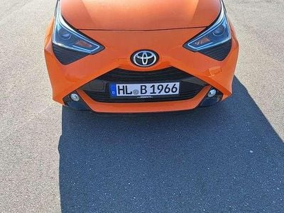 Usata Toyota Aygo X-cite 72 CV (52 kW) 2019 Arancione Utilitaria