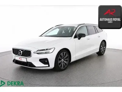 Gebraucht Volvo V60 R-Design 250 PS (183 kW) 2020 Crystal white Kombi