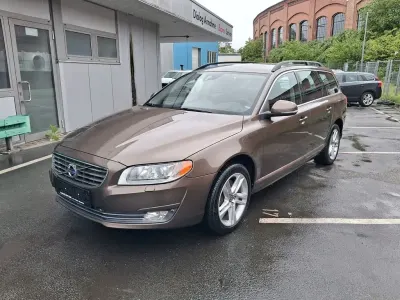 Używany Volvo V70 Momentum 163 KM (119 kW) 2013 Brązowy Kombi