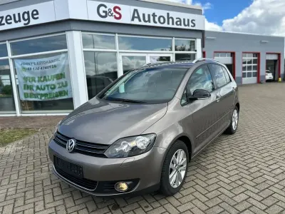 Gebraucht VW Golf VI Style 105 PS (77 kW) 2011 Braun Kleinwagen