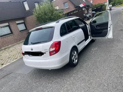 Gebraucht Skoda Fabia Family 105 PS (77 kW) 2012 Weiß Kombi