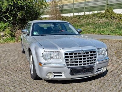 Second-hand Chrysler 300C 340 CP (250 kW) 2007 Argintiu Berlinǎ