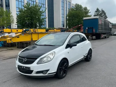 Używany Opel Corsa 100 KM (73 kW) 2010 Biały Hatchback