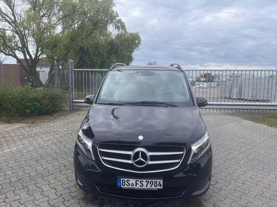 Mercedes V220
