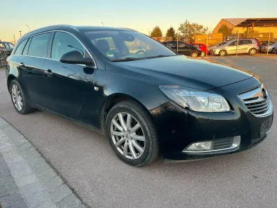 Gebraucht Opel Insignia Innovation 194 PS (142 kW) 2013 Schwarz Kombi
