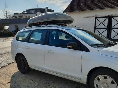 Gebraucht Ford Focus Ambiente 101 PS (74 kW) 2008 Weiß Kombi