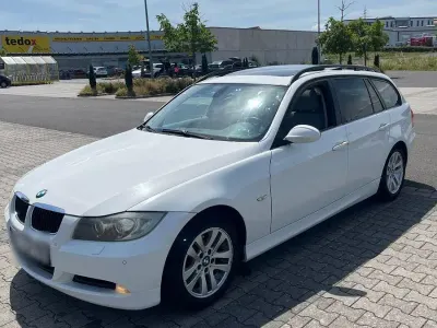 Gebraucht BMW 320 177 PS (130 kW) 2008 Weiß Kombi