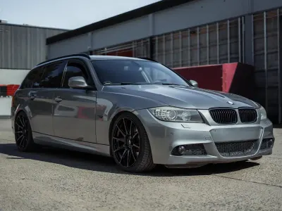 Używany BMW 325 Performance 370 KM (272 kW) 2010 Szary Kombi