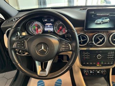 Mercedes GLA220