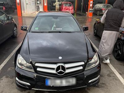 Schwarz Gebraucht 2012 Mercedes C200 Coupé | 9.000 € (Fairer Preis)