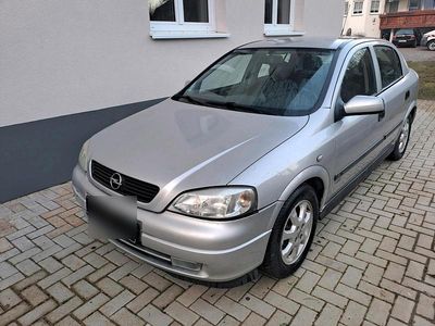 Gebraucht Opel Astra 101 PS (74 kW) 2001 Silber Limousine