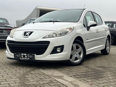Weiß Gebraucht 2009 Peugeot 207 Urban Move Kleinwagen | 1.950 € (Guter Preis)