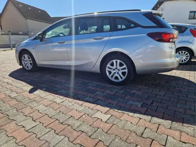 Gebraucht Opel Astra Edition 110 PS (80 kW) 2019 Argon silber/ice silver (m2) Kombi