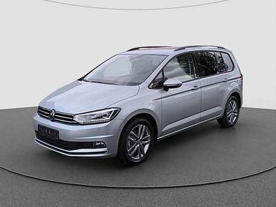 Nouă VW Touran Comfortline 150 CP (110 kW) 2026 Argintiu Monovolum