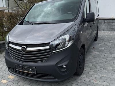 Gebraucht Opel Vivaro 125 PS (91 kW) 2016 Braun Van / Kleinbus