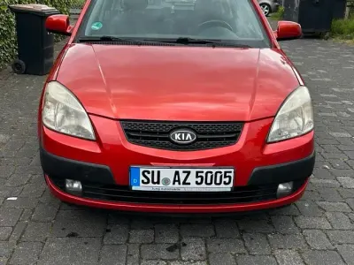 Gebraucht Kia Rio 90 PS (66 kW) 2009 Rot Kleinwagen