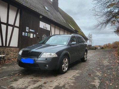 Grau Gebraucht 2008 Skoda Octavia Scout Scout 4x4 Kombi | 4.700 € (Teuer)