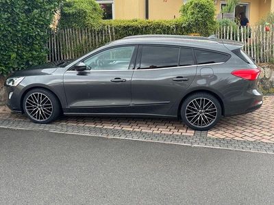 Gebraucht Ford Focus Cool & Connect 120 PS (88 kW) 2019 Grau Limousine