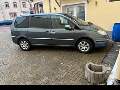 Grau Gebraucht 2008 Peugeot 807 Van / Kleinbus | 2.150 €