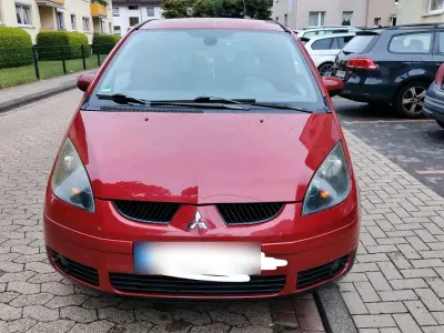 Gebraucht Mitsubishi Colt 95 PS (69 kW) 2008 Rot Limousine