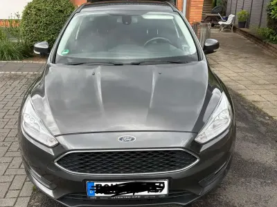 Gebraucht Ford Focus Business Edition 125 PS (91 kW) 2015 Grau Limousine