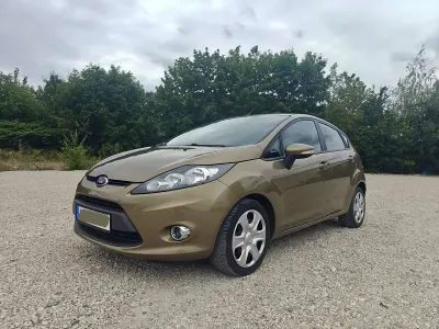 Gebraucht Ford Fiesta Champions Edition 82 PS (60 kW) 2012 Braun Kleinwagen